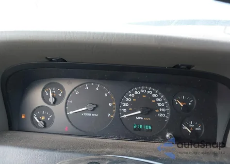 2002 Jeep Grand Cherokee Laredo z USA, uszkodzony, nr VIN 1J4GW48S32C205494